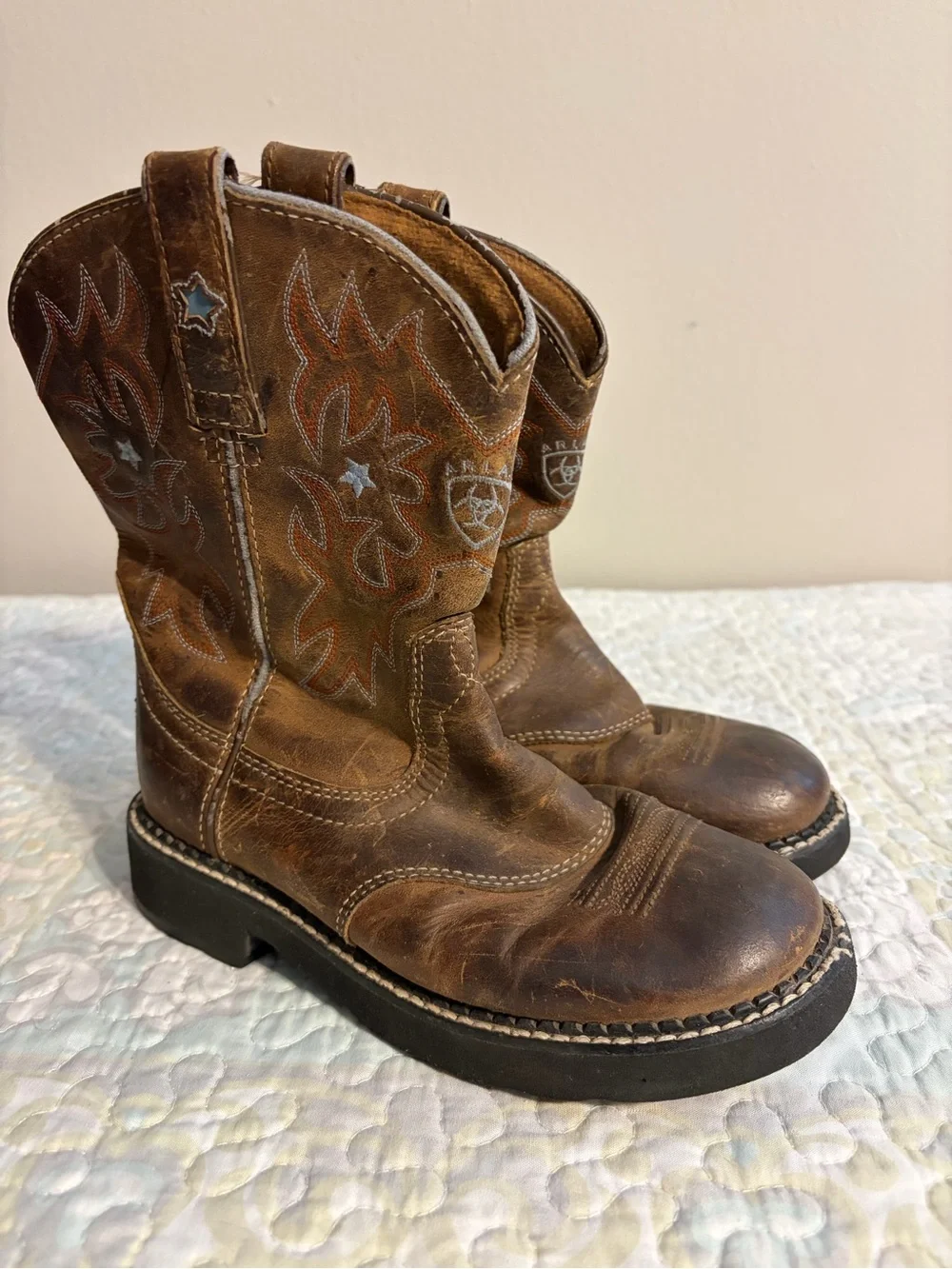 Ariat Chestnut Leather Round Toe Western Cowgirl Boots with Stars